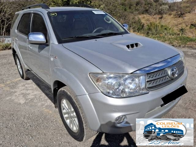 TOYOTA HILUX SW4 2010  