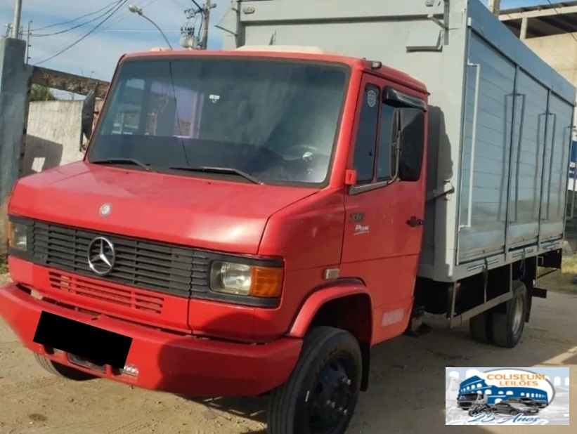 Mercedes Bens 710 Plus 2012