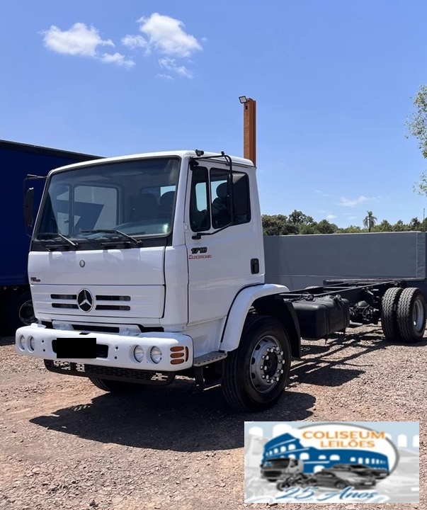 Mercedes benz 1718 4x2 2012