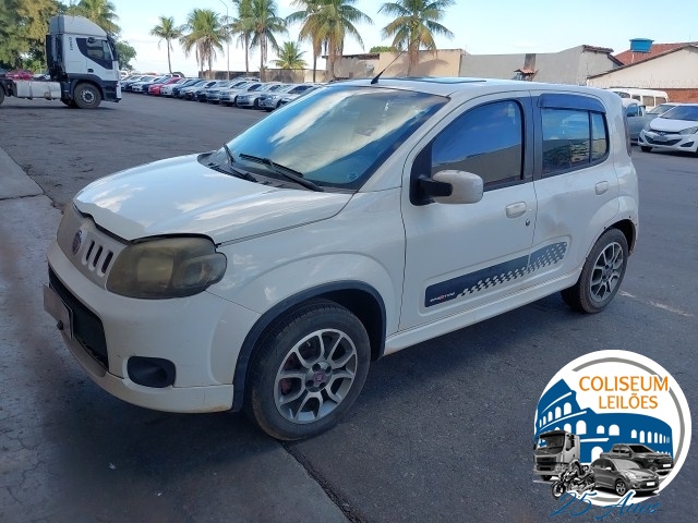 FIAT UNO SPORTING 1.4 ANO 2013/2014